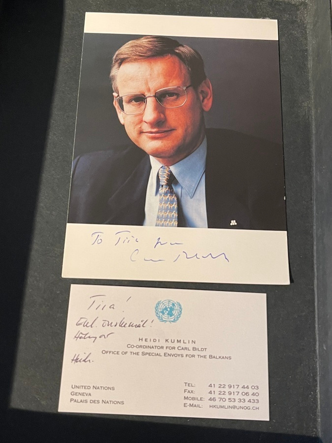 Carl Bildt nimikirjoitus kortissa