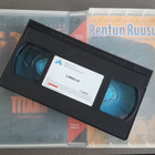 VHS: Lomalla (Juha Veijonen, Outi Mäenpää 2000) - pikkukuva 5