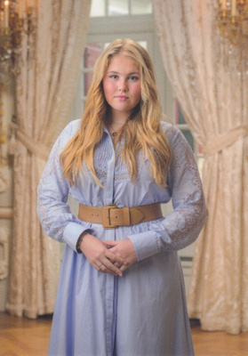 Hollannin kruununprinsessa Catharina-Amalia, sininen mekko