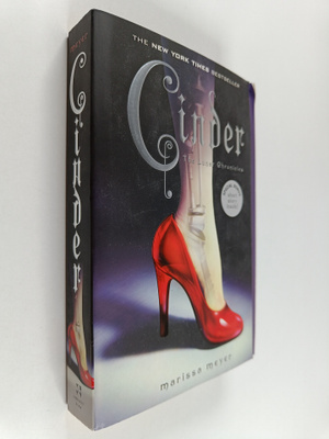 Marissa Meyer : Cinder