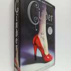 Marissa Meyer : Cinder - pikkukuva 1