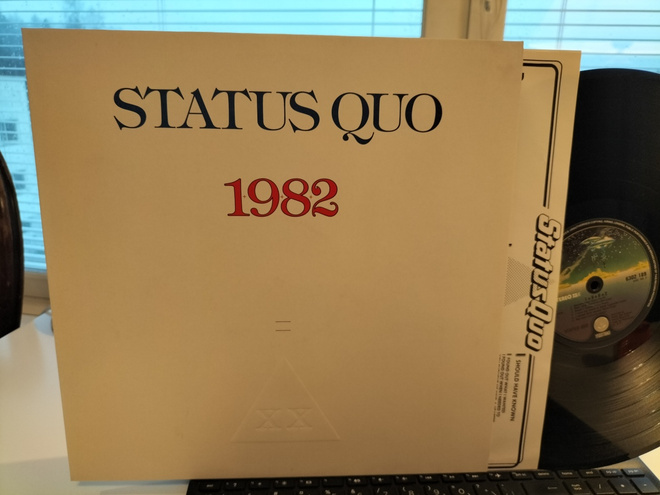 STATUS QUO, 1+9+8+2, LP HOL -82 UPEA KUNTO !!