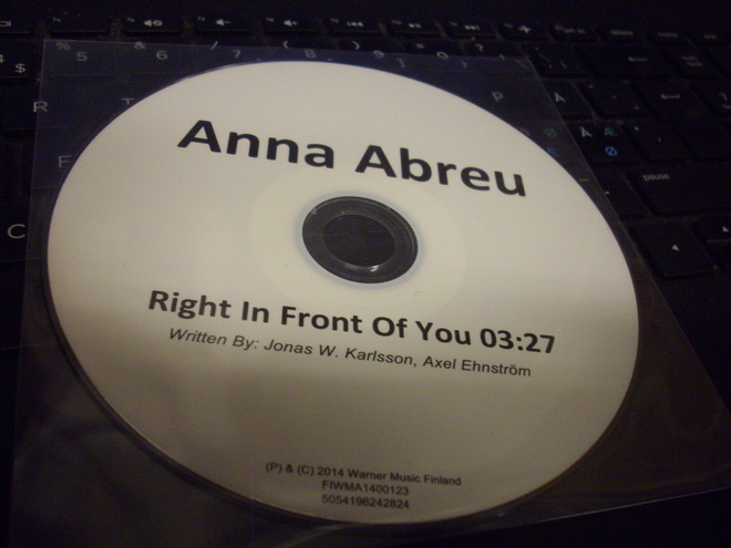 CDS : Anna Abreu : Right in Front Of You ( sis.pk:t )