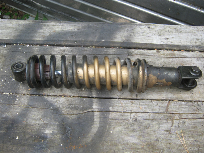 Kawasaki AR125 takaiskari