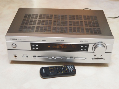 Yamaha RX-V340 RDS viritinvah./kotiteatteri postikuluineen.