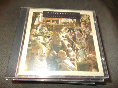CD MILJOONASADE ** LELUKAUPAN HÄÄT **