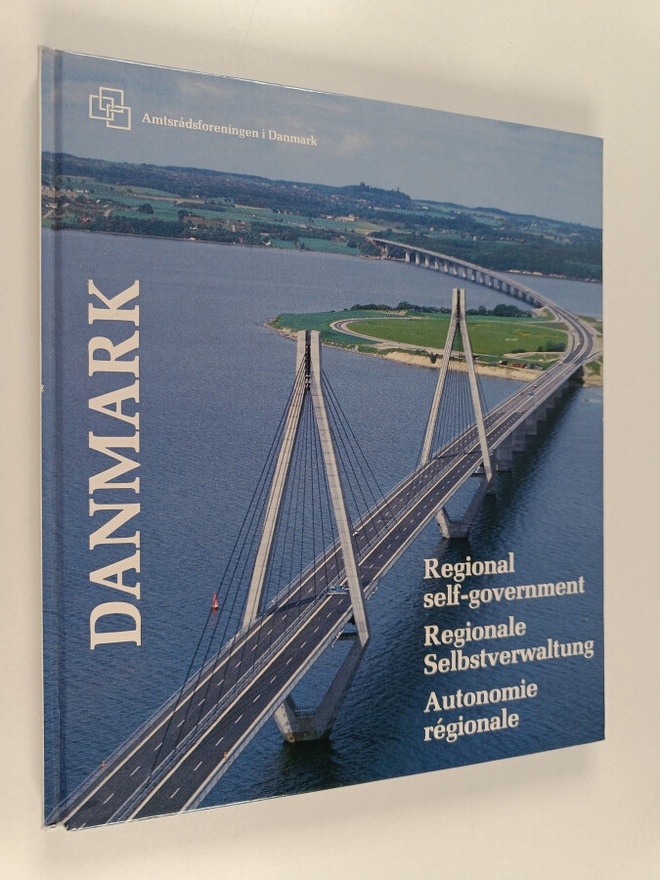 Regional self-government = Regionale Selbstverwaltung = A...