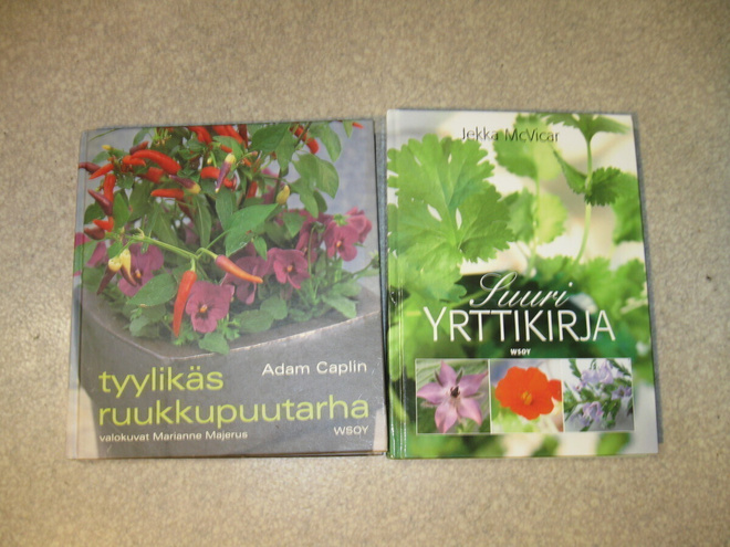 Tyylikäs ruukkupuutarha ja Suuri yrttikirja