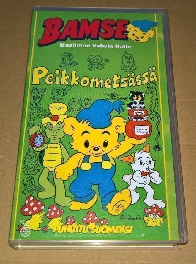 MAAILMAN VAHVIN NALLE BAMSE PEIKKOMETSÄSSÄ   VHS