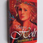Victoria  (Philippa Carr) Holt : Seitsemän linnun taika - pikkukuva 1