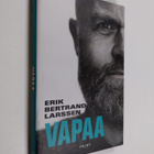 Erik Bertrand Larssen : Vapaa - pikkukuva 1