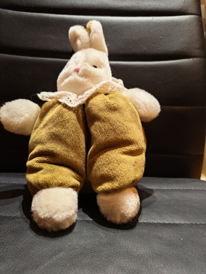 Ainu pupu, oliivinvihreä