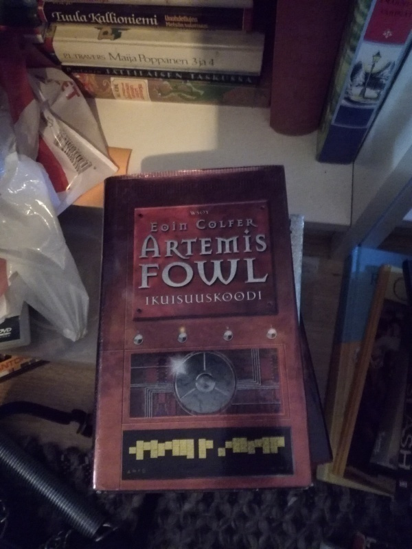 Eoin colfer artemis fowl ikuisuuskoodi