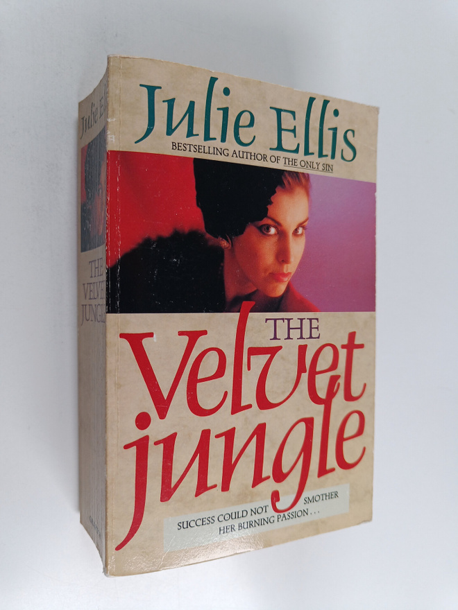 Julie Ellis : The velvet jungle