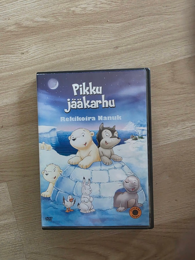 Pikku jääkarhu - rekikoira Nanuk