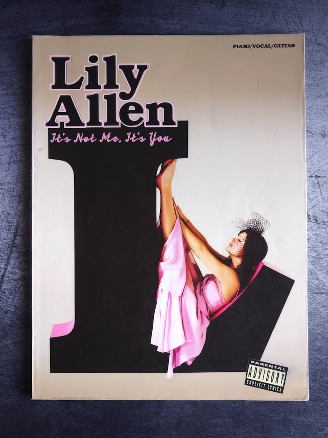 Lily Allen - It's Not Me, It's You nuottikirja