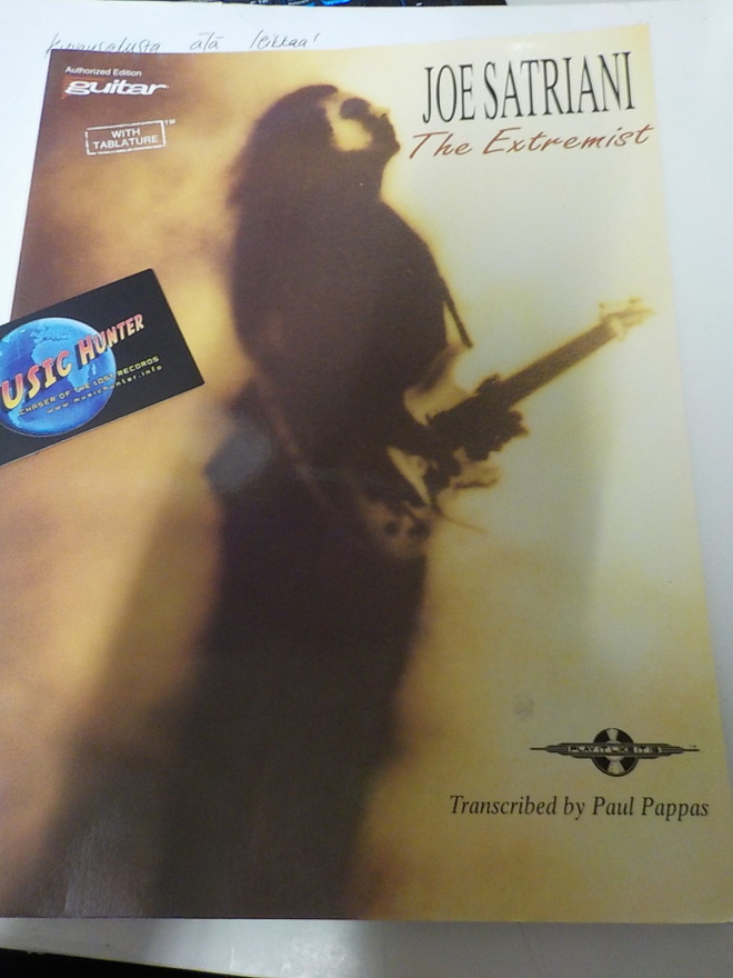 JOE SATRIANI - THE EXTREMIST KITARA NUOTTIKIRJA