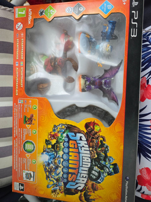 Keräilyfiguureja Skylanders Giants ja Creepshow
