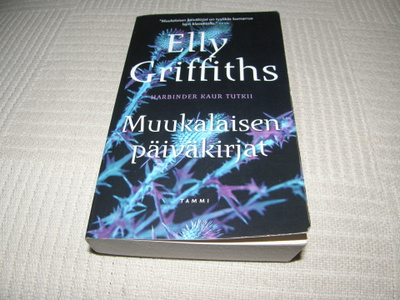Elly Griffiths Muukalaisen päiväkirjat -nid