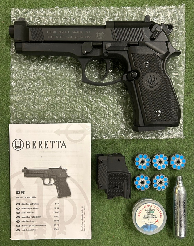Beretta 92 FS CO2 -ilmapistooli 4,5 mm – täydellinen setti