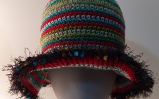 Alina´s Handmade käsin virkattu hattu moniväri