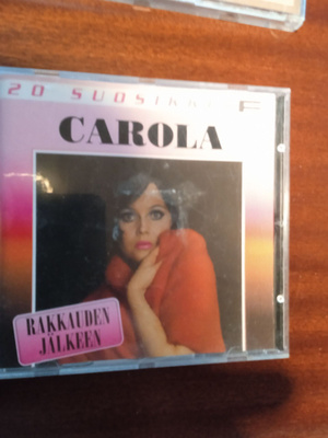 CD- LEVY : 20 SUOSIKKIA : CAROLA : RAKKAUDEN JÄLKEEN