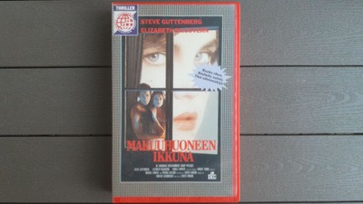VHS: Makuhuoneen Ikkuna (Steve Guttenberg 1986)