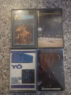 YÖ c-kasetteja