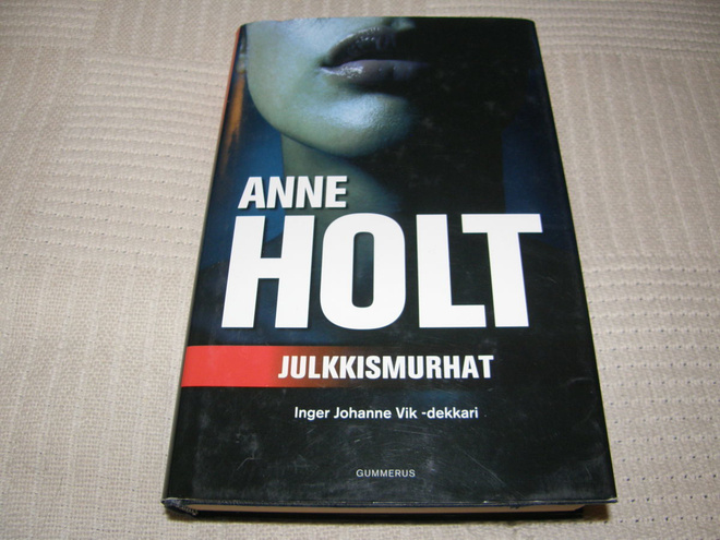 Anne Holt Julkkismurhat  -sid