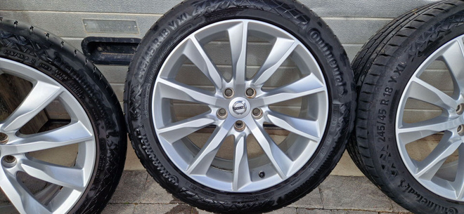 Volvo V90 18" vanteet ja 245/45 renkaat