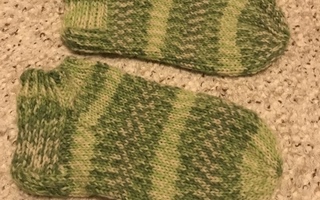 Lyhytvartiset villasukat, jalkaterän pituus n.21cm ”uudet”