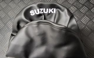 Suzuki PV: istuinpäällinen sileä musta, uusi