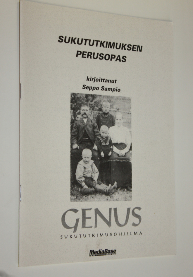 Seppo Sampio : Sukututkimuksen perusopas (signeerattu)