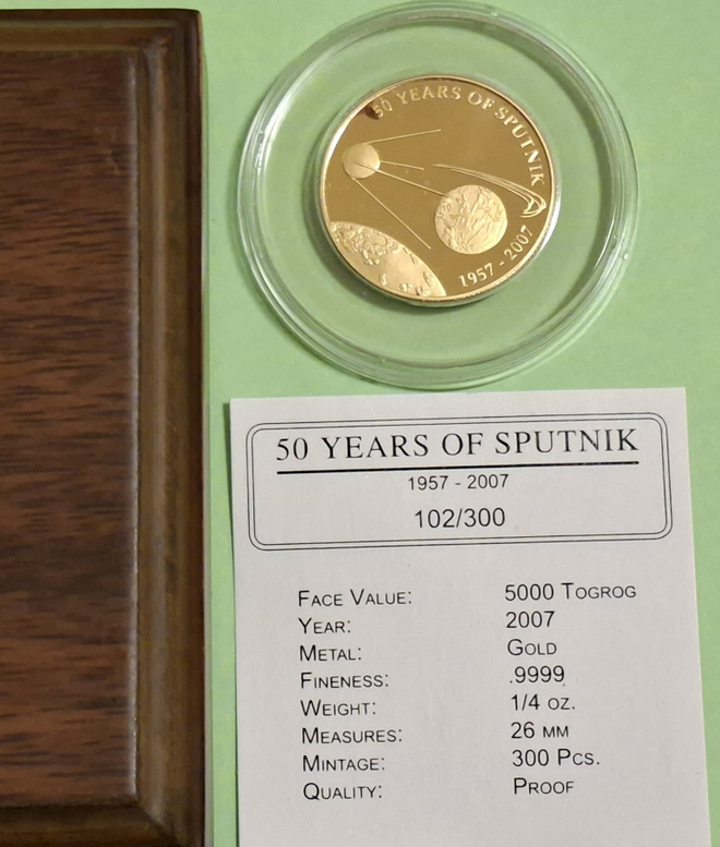 1/4 oz 9999 kultaraha, Sputnik sateliitti, black spot