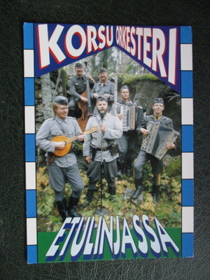 POSTIKORTTI - KORSUORKESTERI ETULINJASSA   (K15-S115)