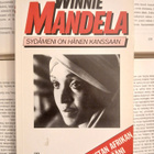 Winnie Mandela - Sydämeni on hänen kanssaan (nid.) - pikkukuva 1
