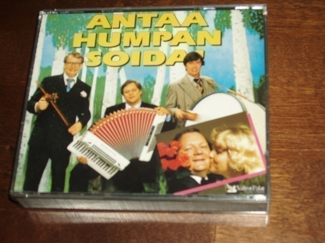 3 X CD Antaa Humpan Soida 4 - 5 - Valitut Palat