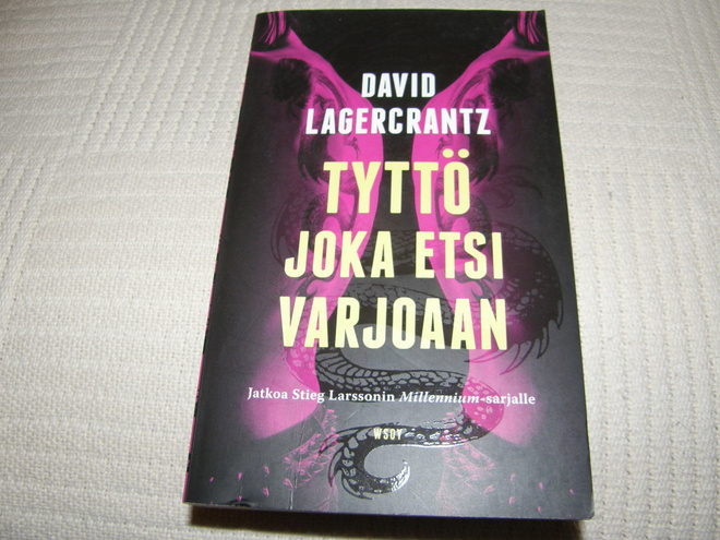 David Lagercrantz Tyttö joka etsi varjoaan   -pok
