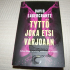 David Lagercrantz Tyttö joka etsi varjoaan   -pok - pikkukuva 1