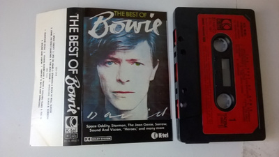 DAVID BOWIE - The Best Of Bowie (C-KASETTI)
