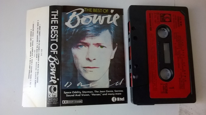 DAVID BOWIE - The Best Of Bowie (C-KASETTI)