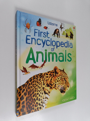 Paul Dowswell : First encyclopedia of animals