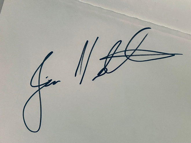 Jorma Veistola nimikirjoitus paperilla