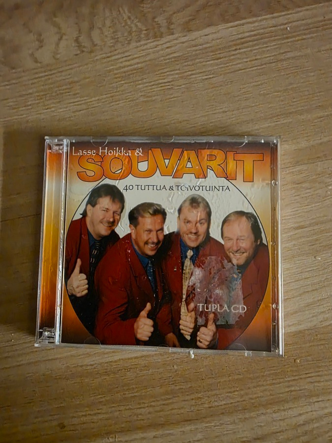 Lasse Hoikka & Souvarit - 40 tuttua ja toivotuinta