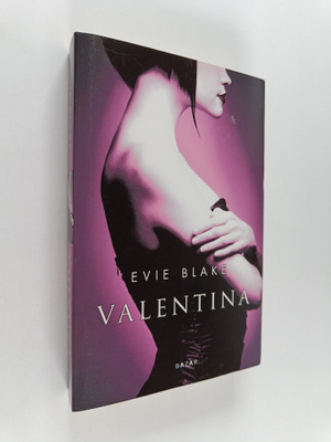 Evie Blake : Valentina