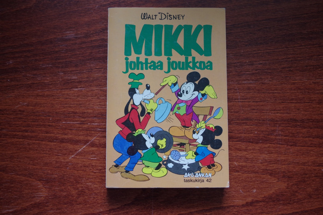 Aku Ankan taskukirja 42, Mikki johtaa joukkoa, 1.painos 1978
