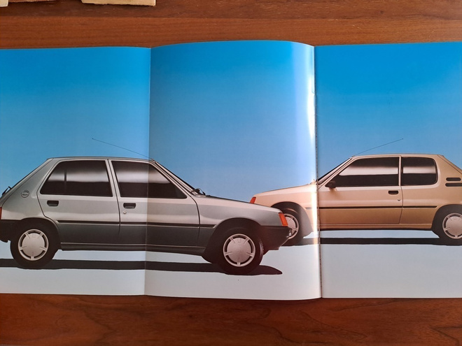 Peugeot 205 -esite, 1989