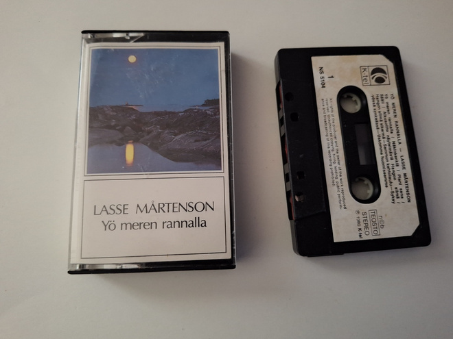 LASSE MÅRTENSON - YÖ MEREN RANNALLA c-kasetti