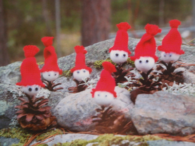 Käpytontut kalliolla