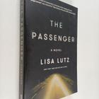 Lisa Lutz : The Passenger - pikkukuva 1